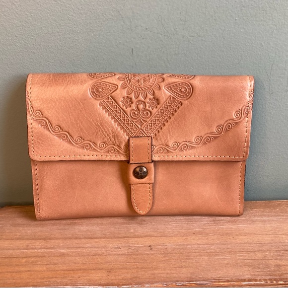 Patricia Nash Handbags - Patricia Nash Tooled Italian Leather Wallet